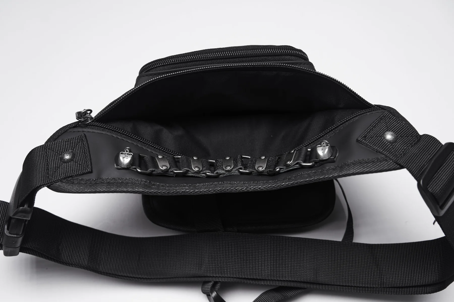 Dark Siren Waist–Leg Bag - Image 12