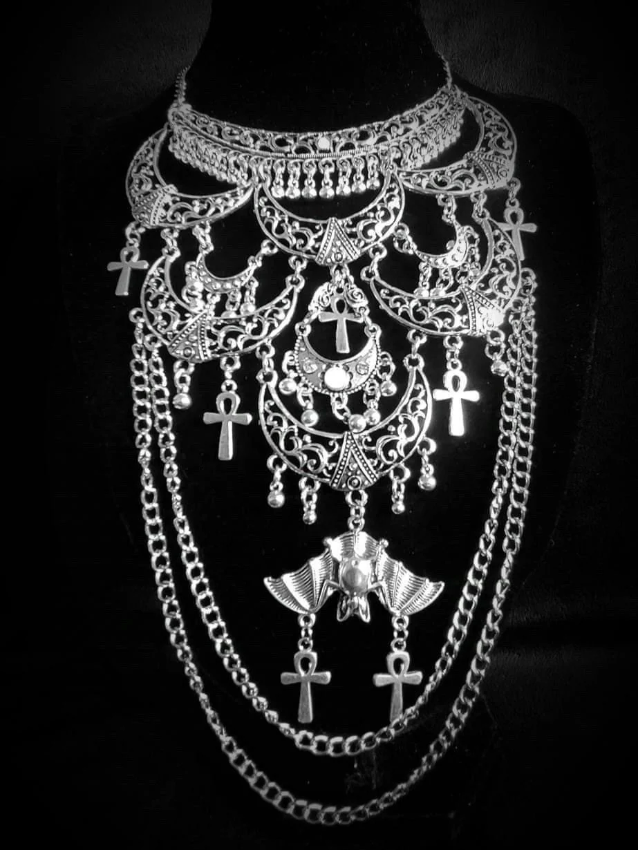 Black Sanctuary Jewellery Set - Image 2
