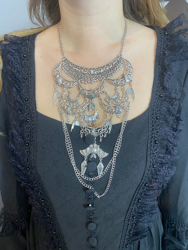 Crypt Keeper’s Embrace Jewellery Set - Image 2