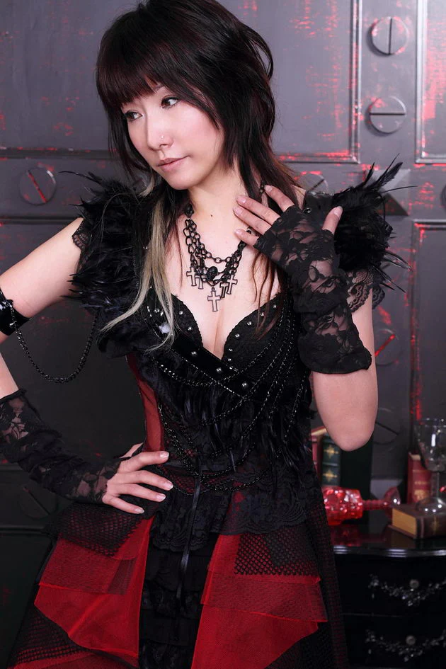 Feathery Fantasy dress - Image 3