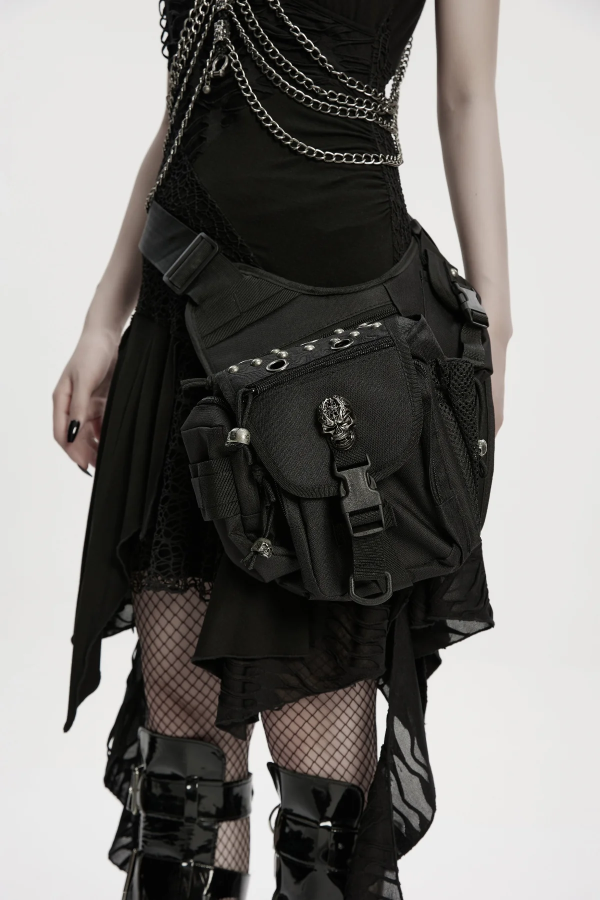 Gothic Crossbody Skull Bag - Image 2