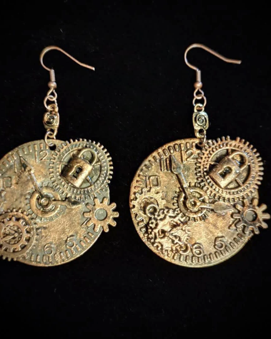 The Enchanted Timekeeper - Steampunk Necklace & Earring Set - Image 4