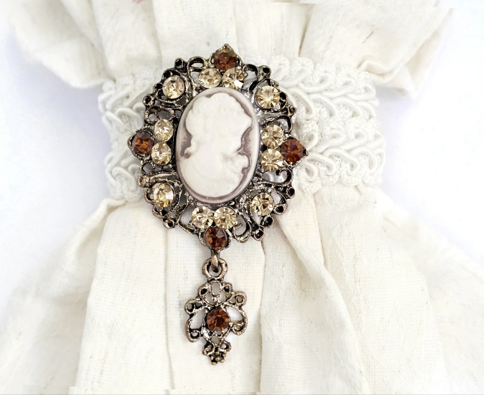Victorian Lace Cravat - Image 4