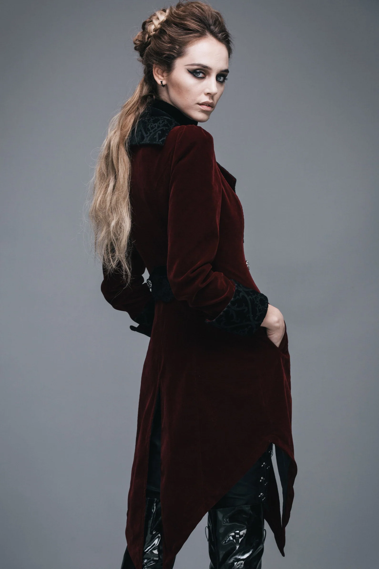 Victorian Lady Tailed Jacket in Red - Image 5