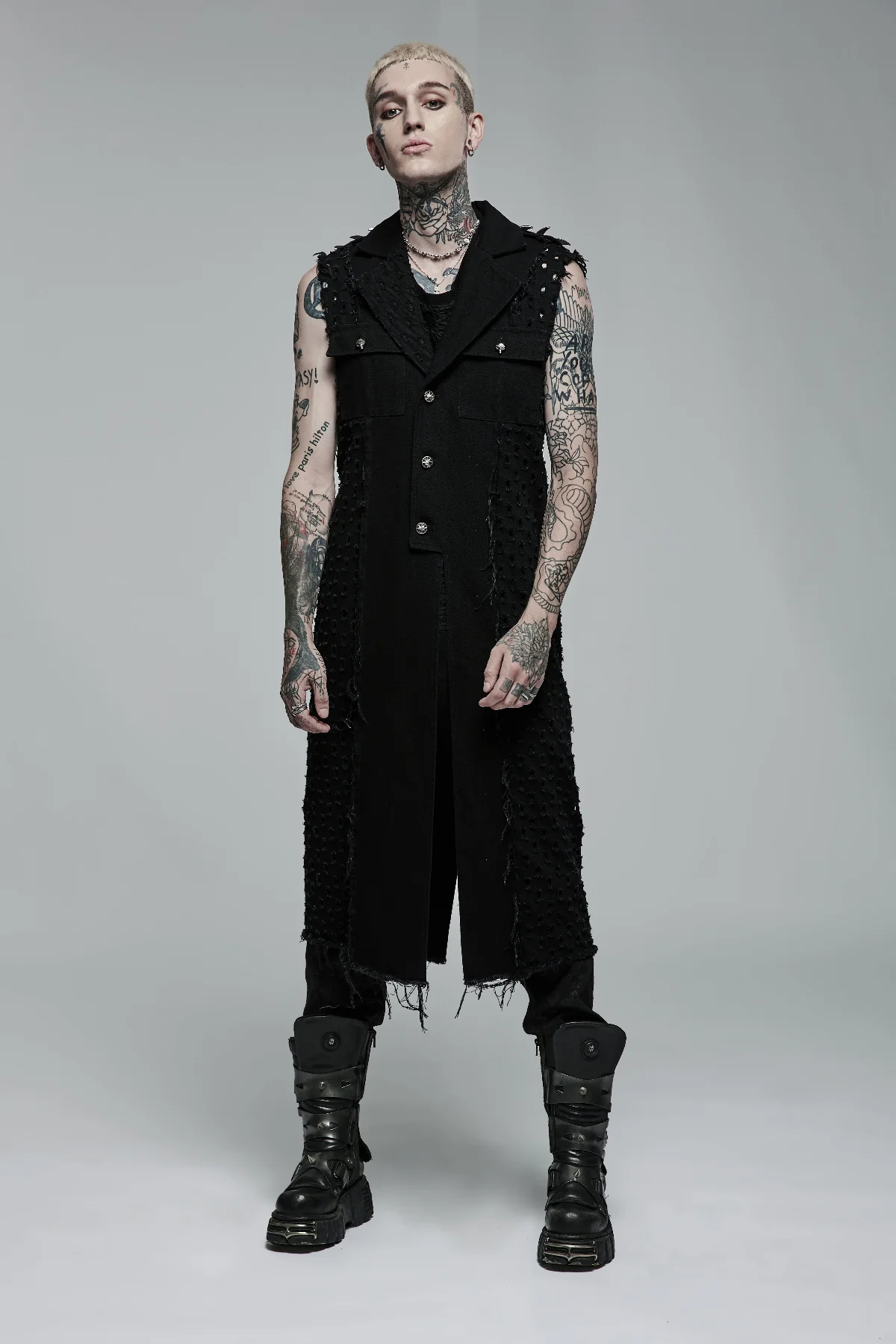 .Black Studded Sleeveless Longline Vest